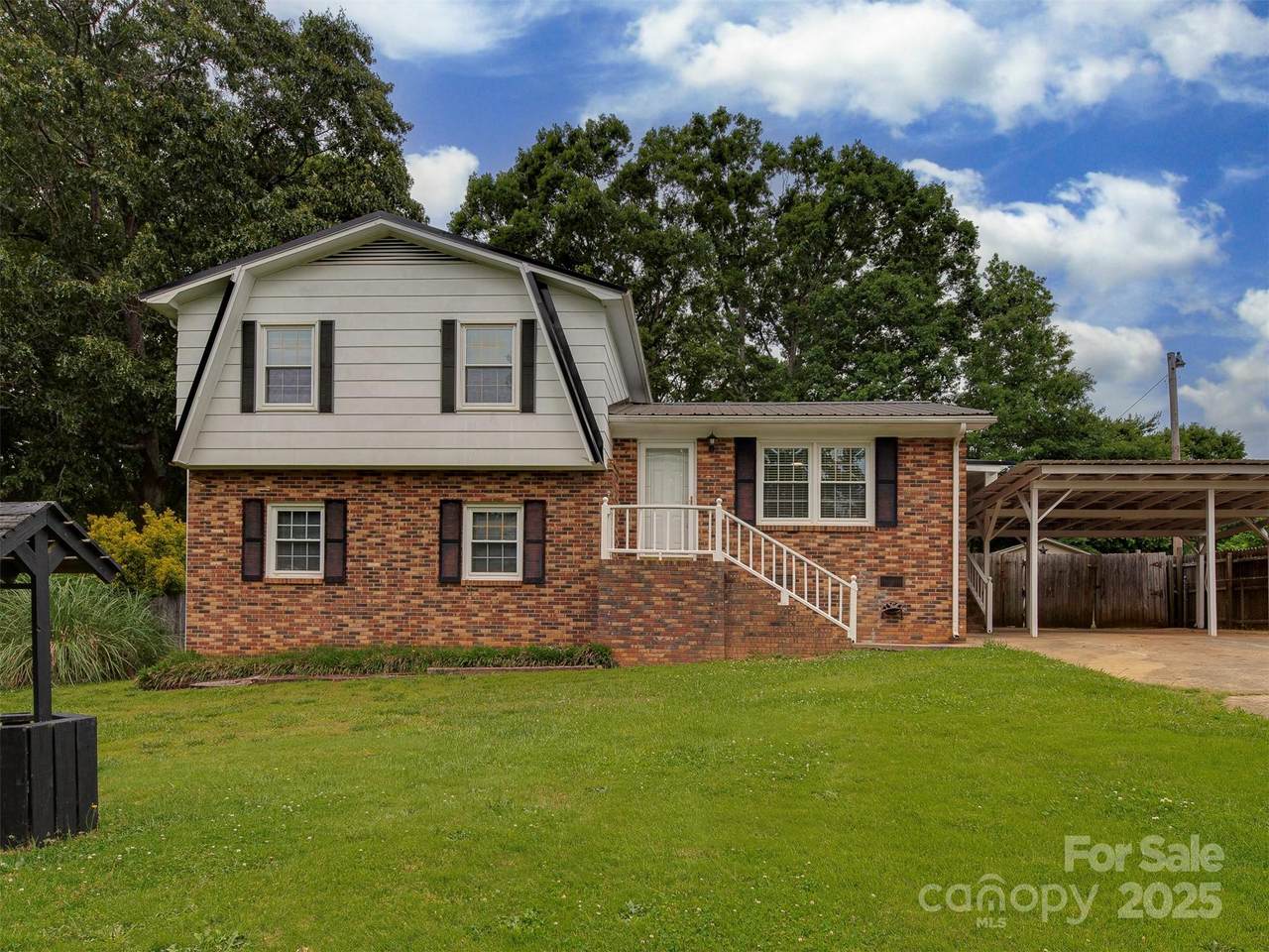 1040 Spring Drive - Photo 1