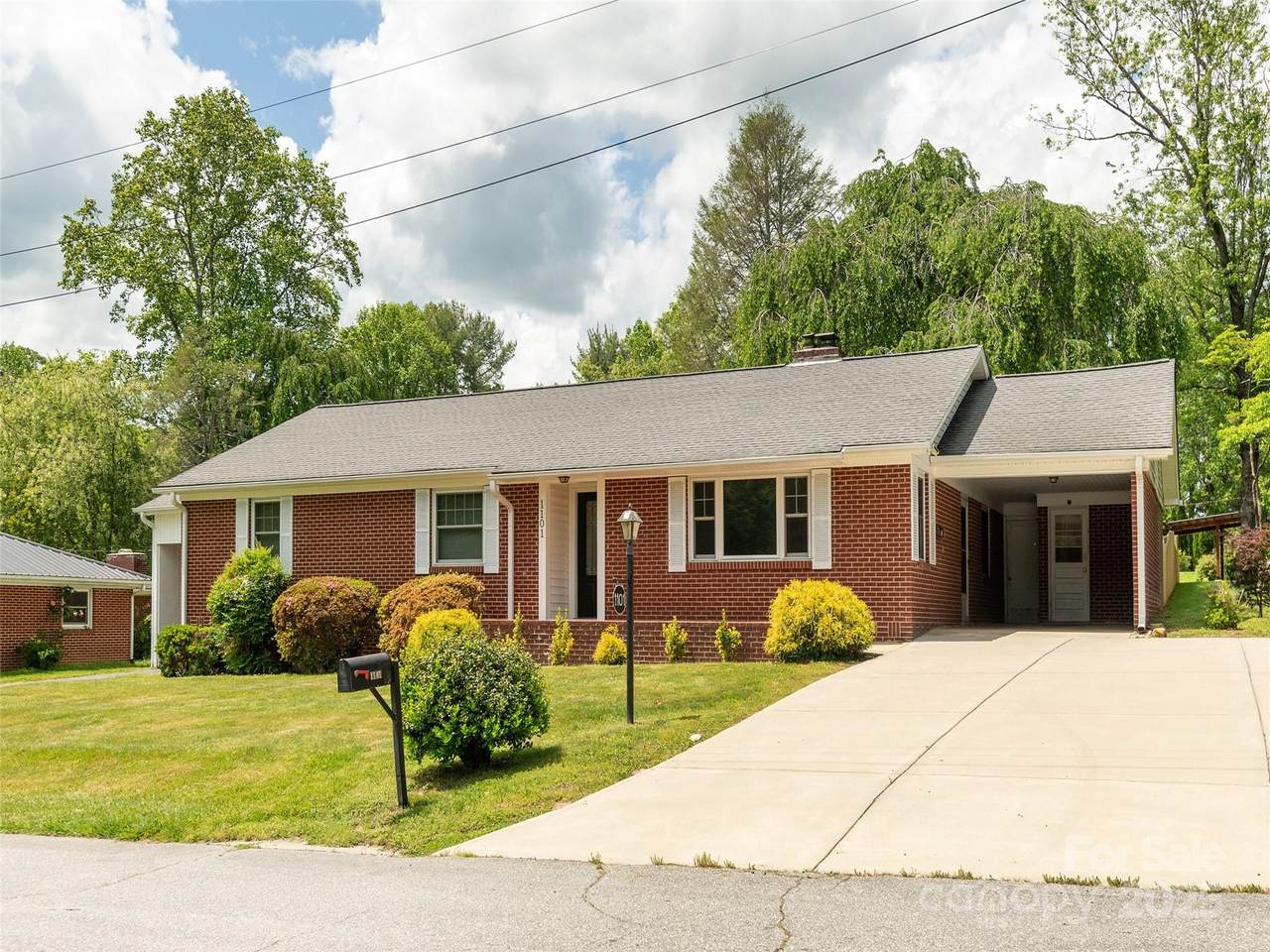 1101 Cherokee Drive - Photo 1