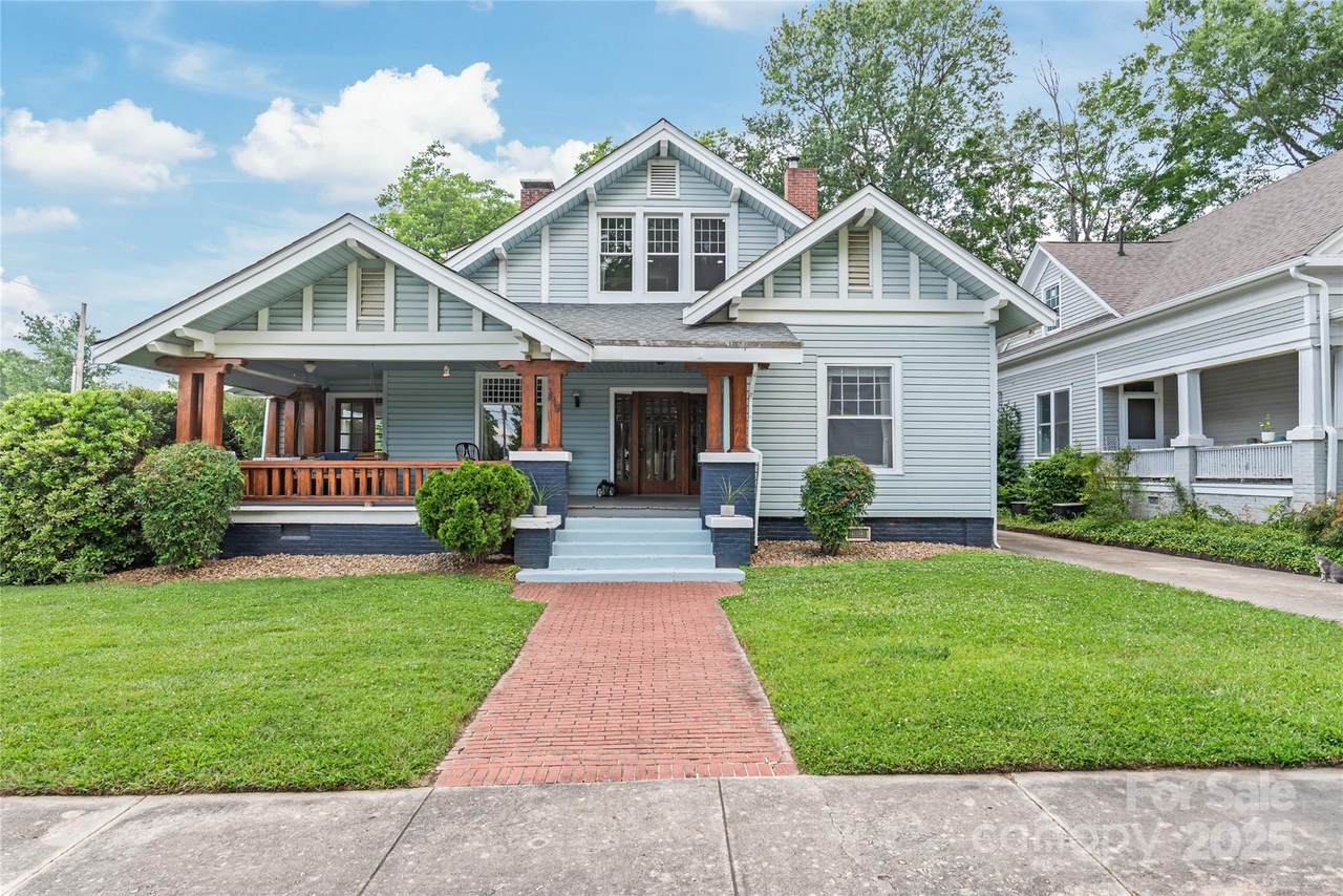 319 Oakland Street - Photo 1