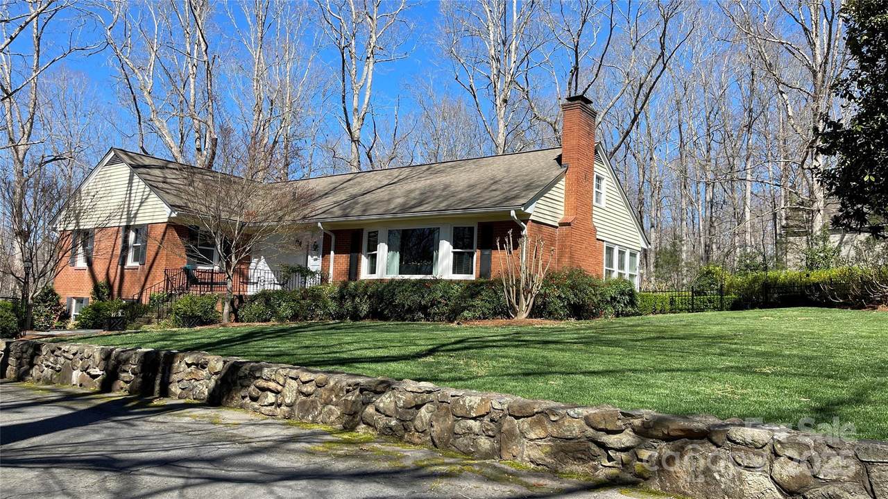 700 Valleyview Drive - Photo 1
