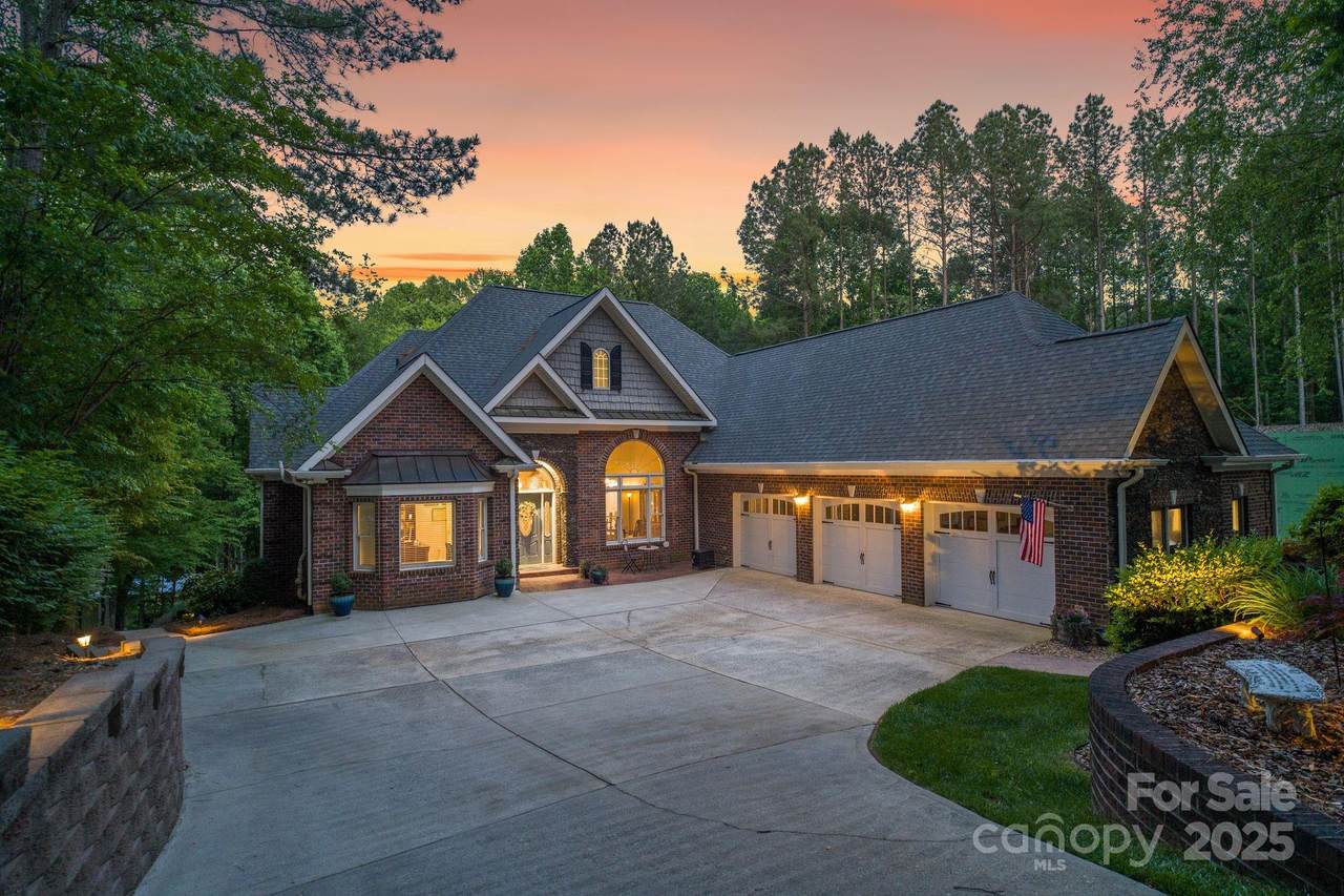 2200 Capes Cove Drive - Photo 1