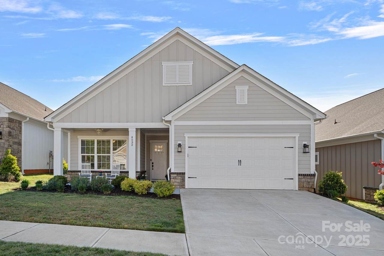 4532 Stellata Loop - Photo 1