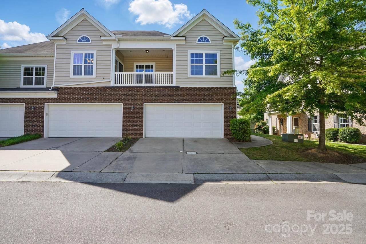 11209 Lazio Lane - Photo 1