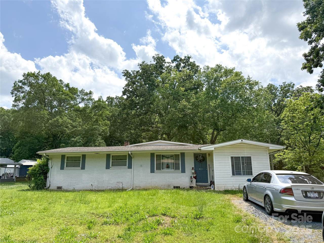 511 Eastwood Drive - Photo 1