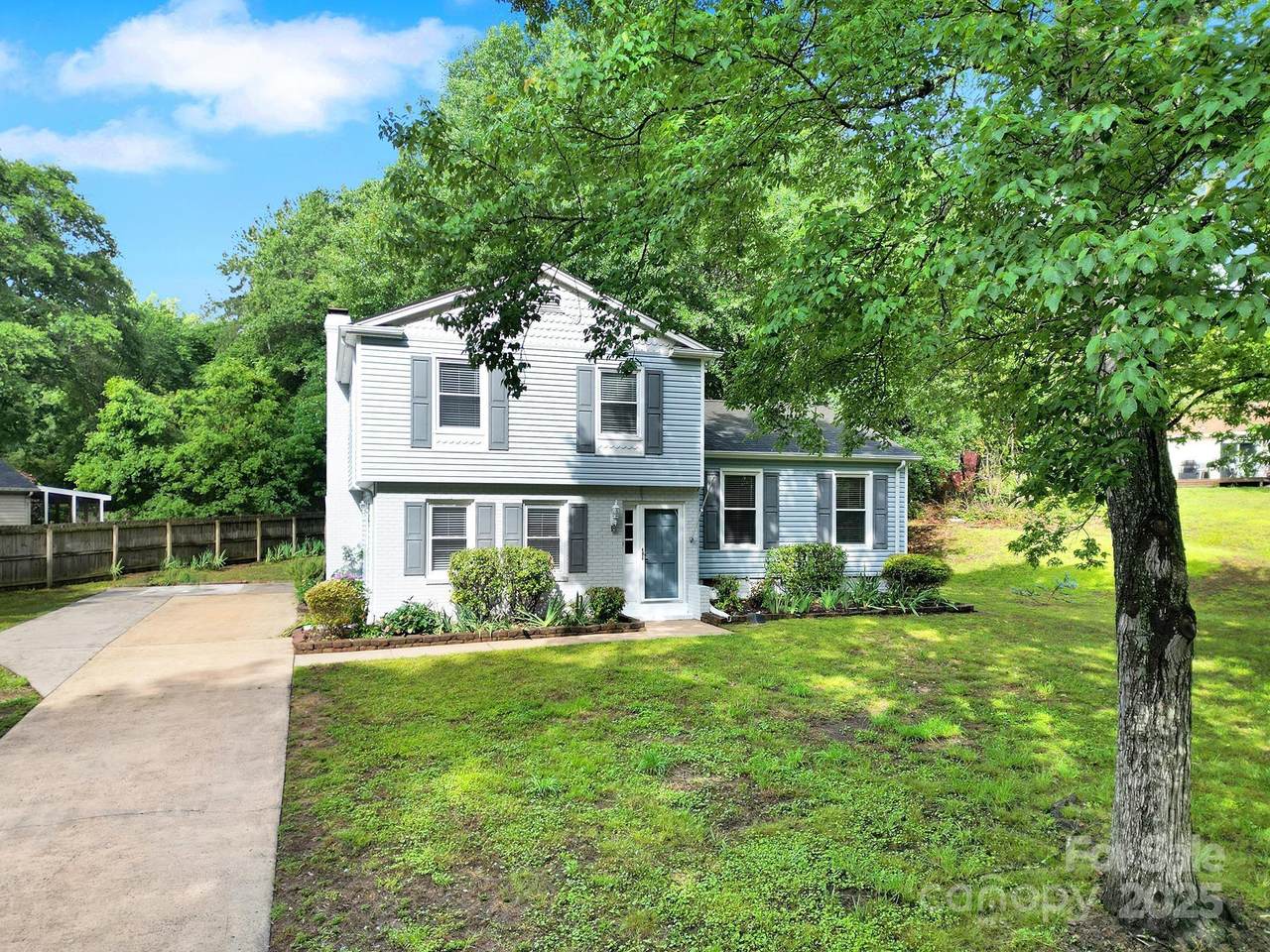 8514 Timber Crest Circle - Photo 1