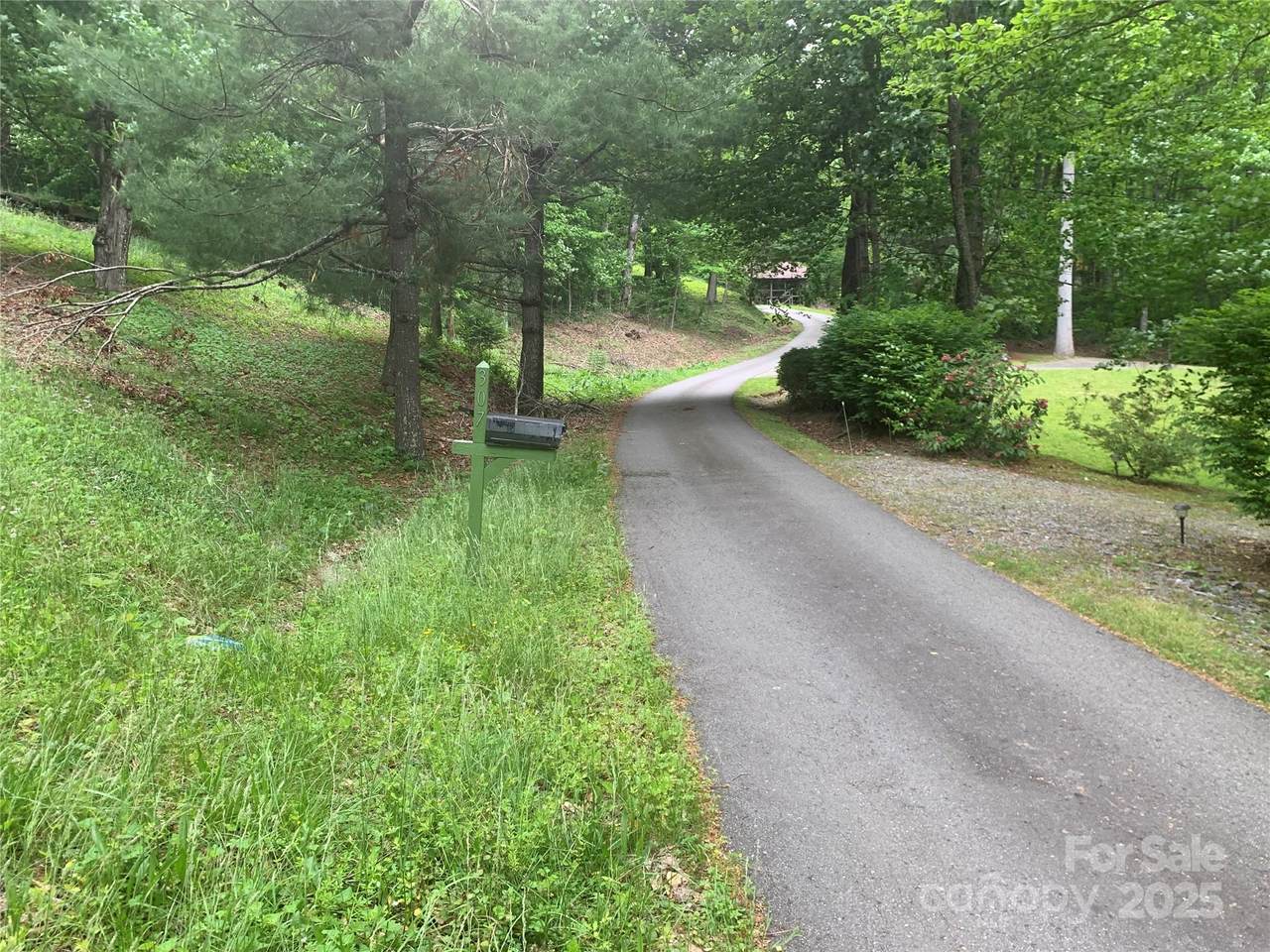 5 Friar Tuck Lane - Photo 1