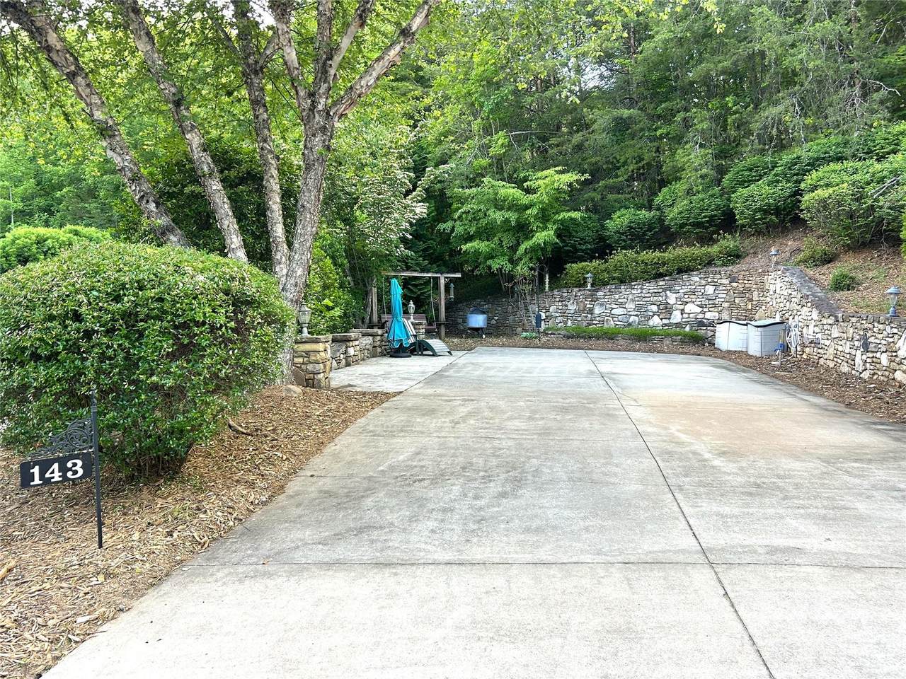 143 Cornell Circle - Photo 1