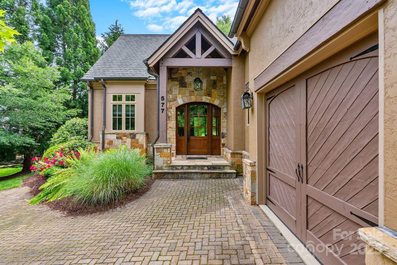 577 Walnut Valley Parkway - Photo 1