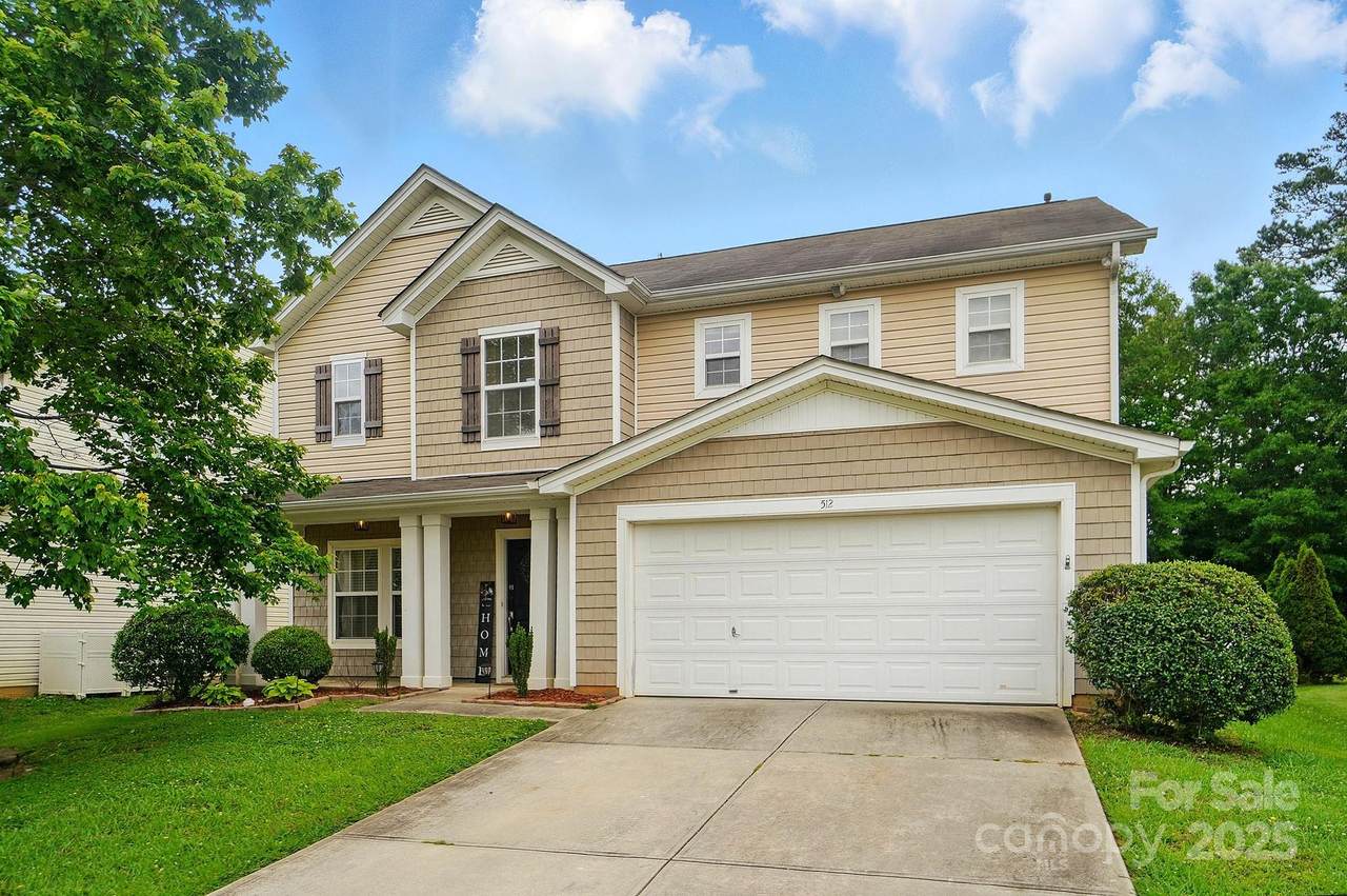 512 Nanny Point Drive - Photo 1