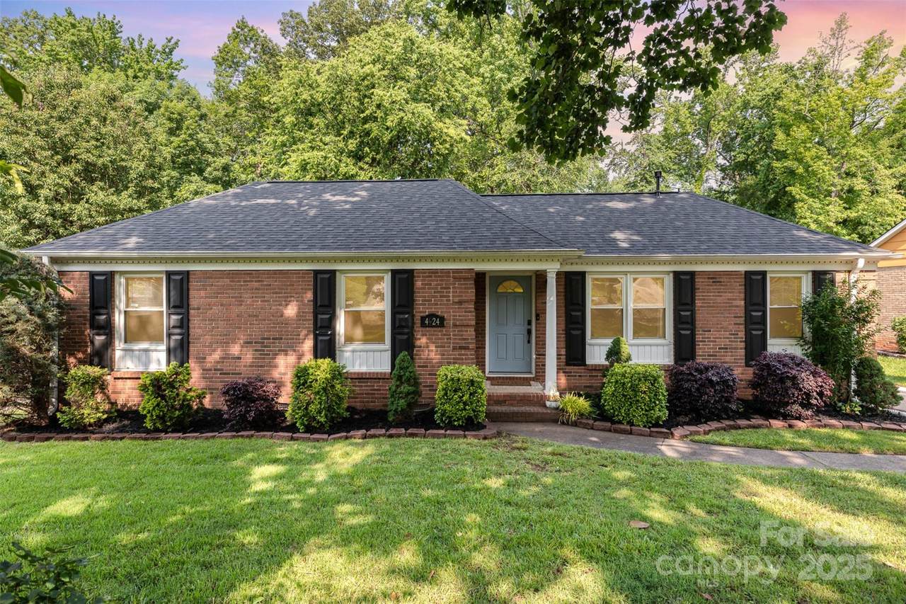 4924 Farm Pond Lane - Photo 1