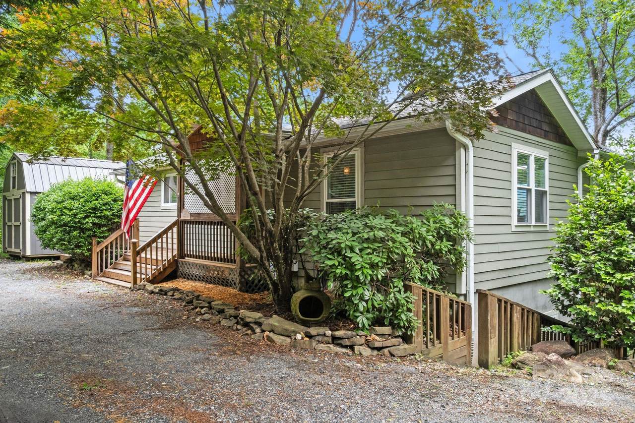 1672 Memorial Highway - Photo 1