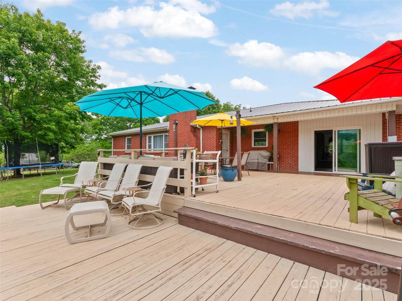 391 Ellen Avenue - Photo 1