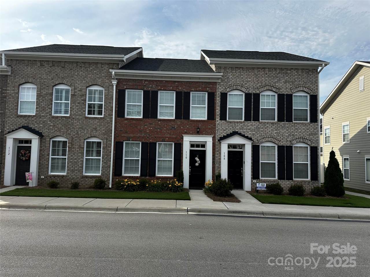 110 Pine Street - Photo 1