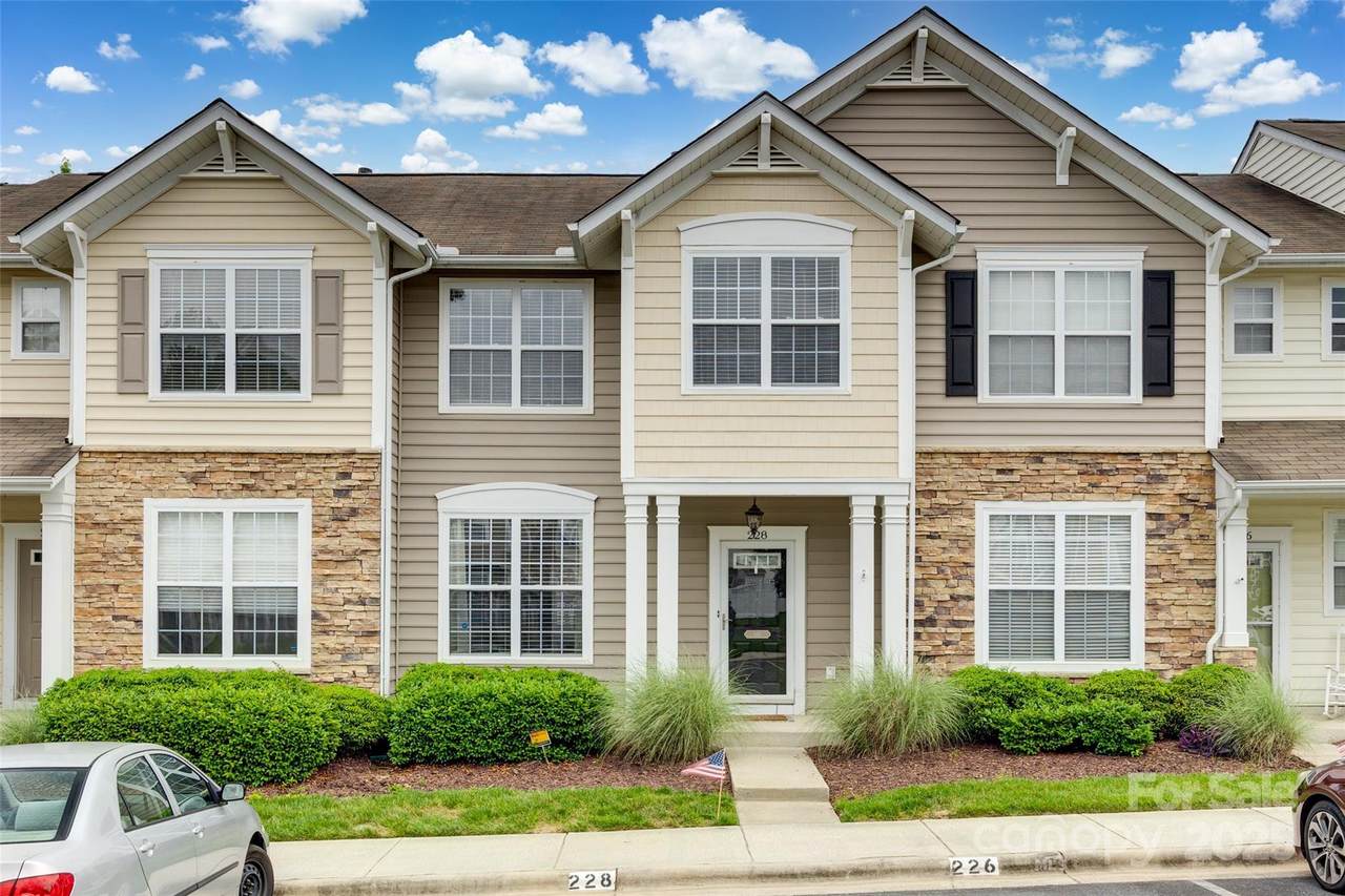 228 Dawn Mist Lane - Photo 1