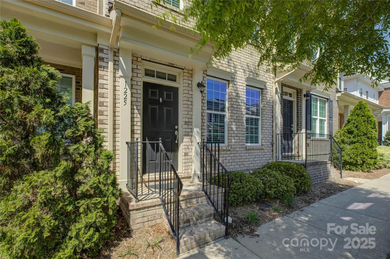 1225 Assembly Street - Photo 1