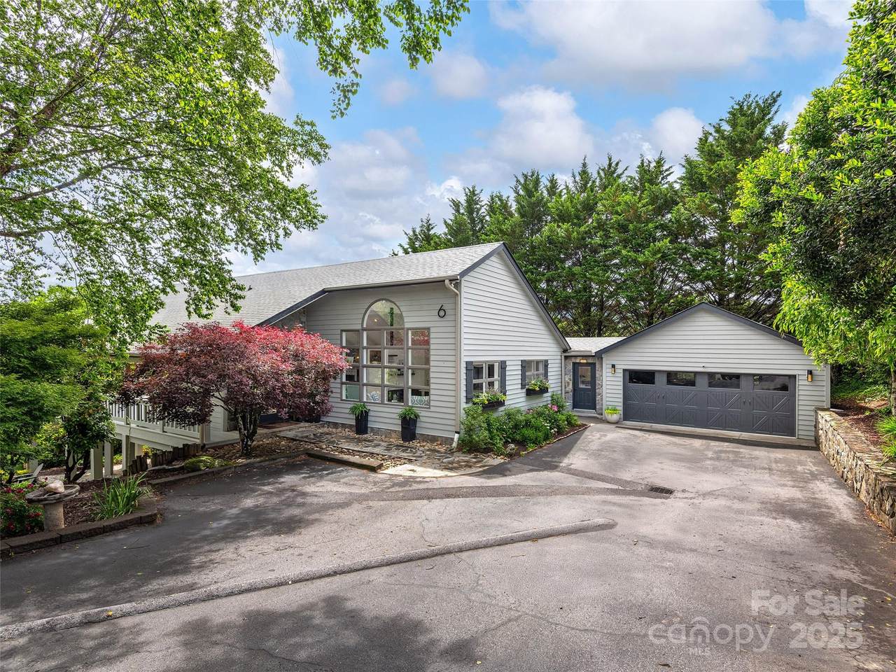 6 Lakeway Circle - Photo 1