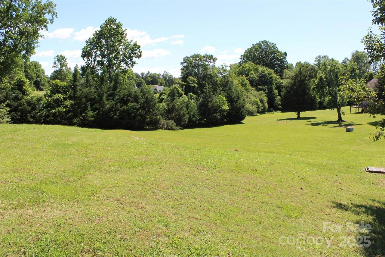 <1AC Thompson Road - Photo 1