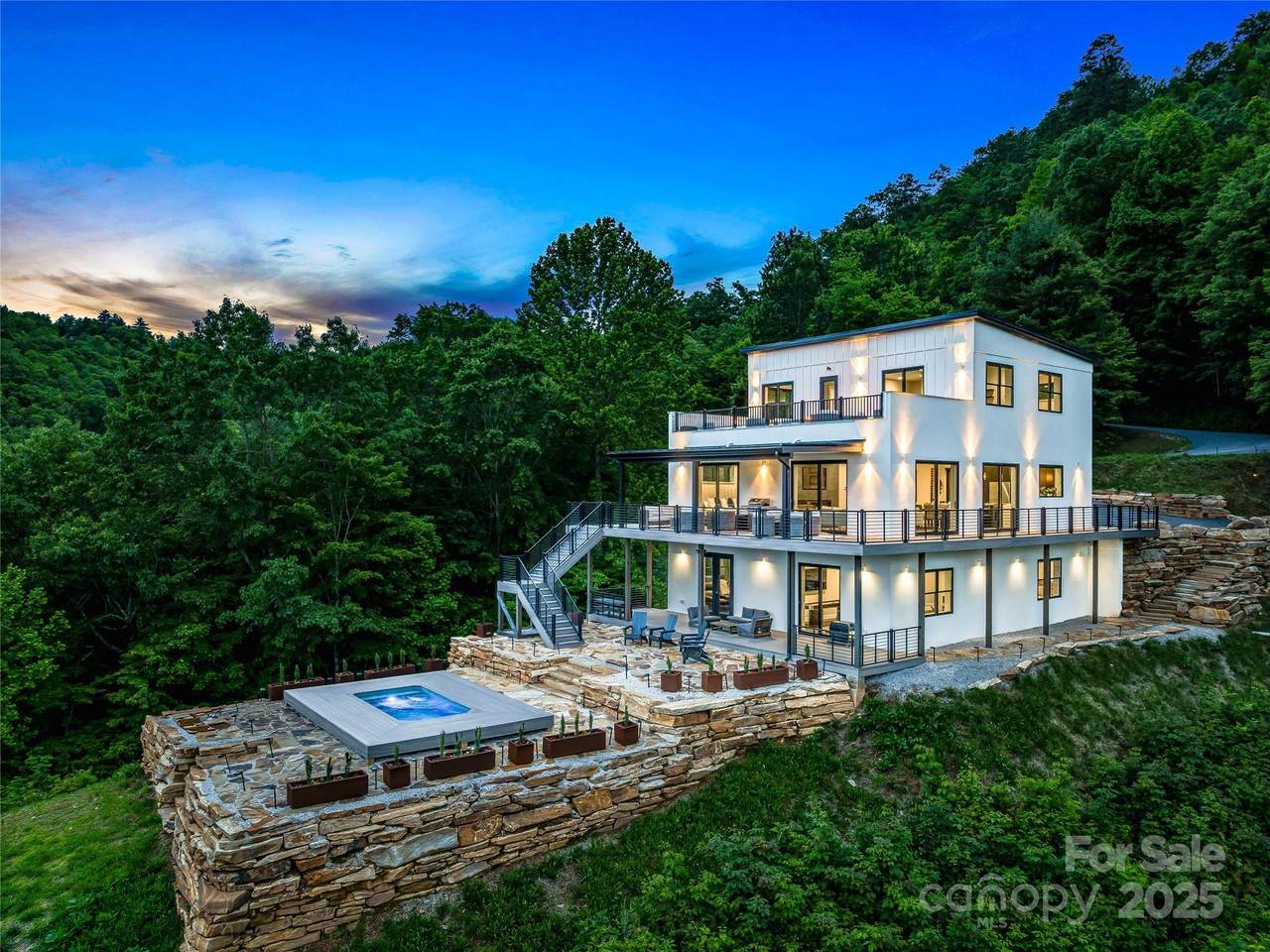 840 Fontana Trace Drive - Photo 1