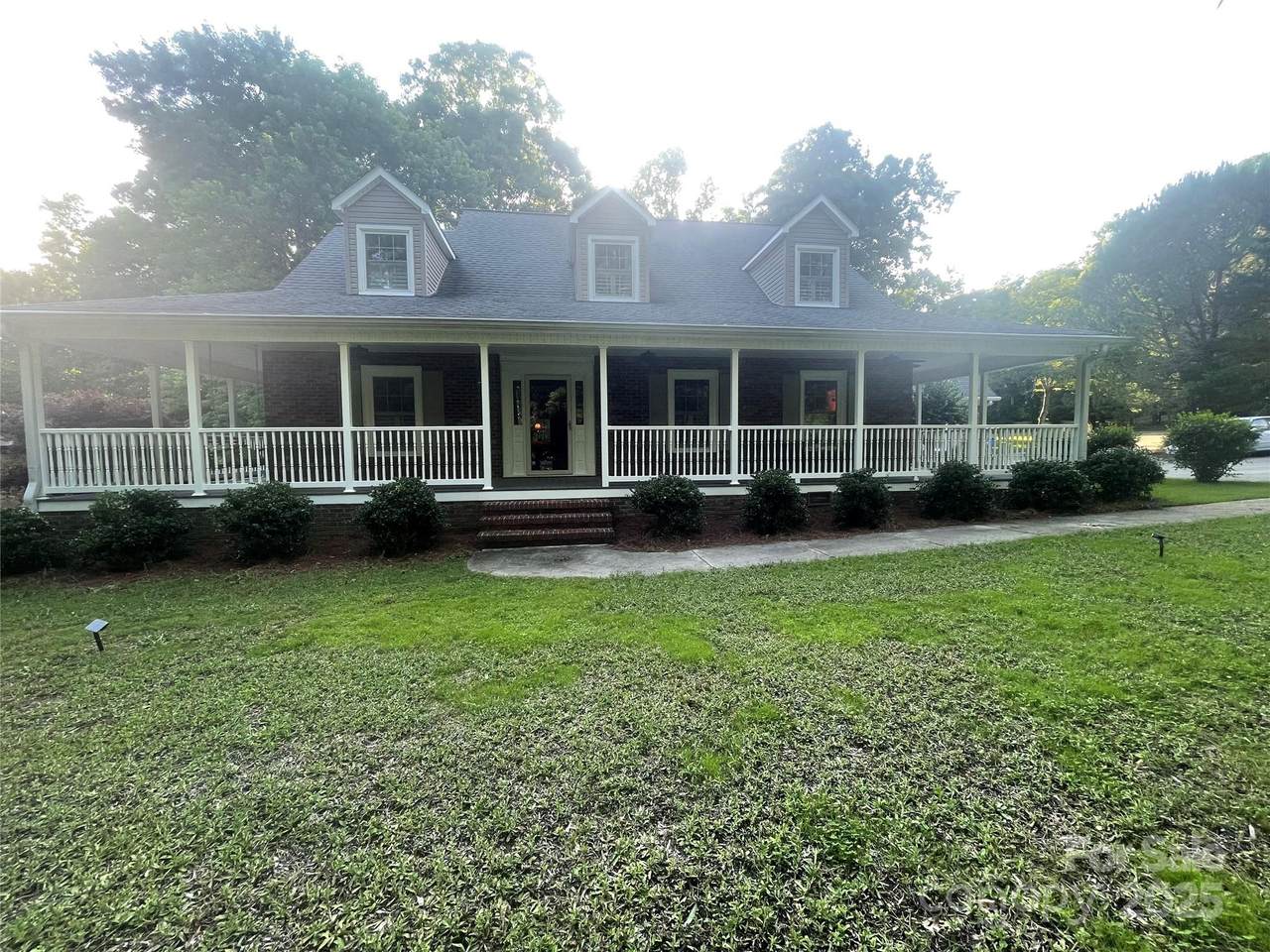 1619 Bellamy Circle - Photo 1