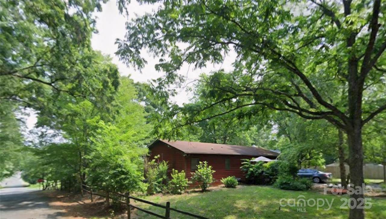 823 Corbin Street - Photo 1
