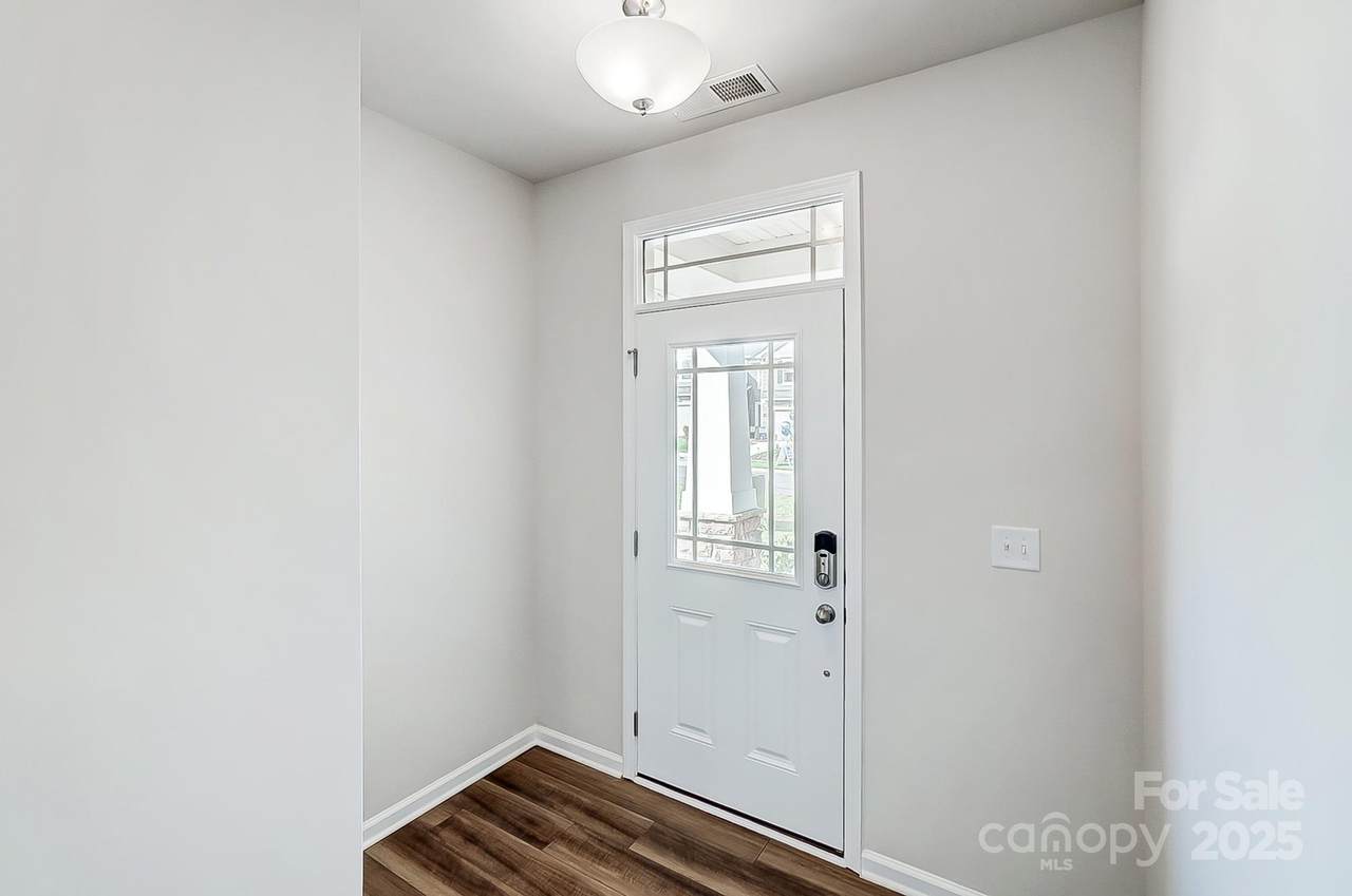 2440 Hedgecliff Road - Photo 1