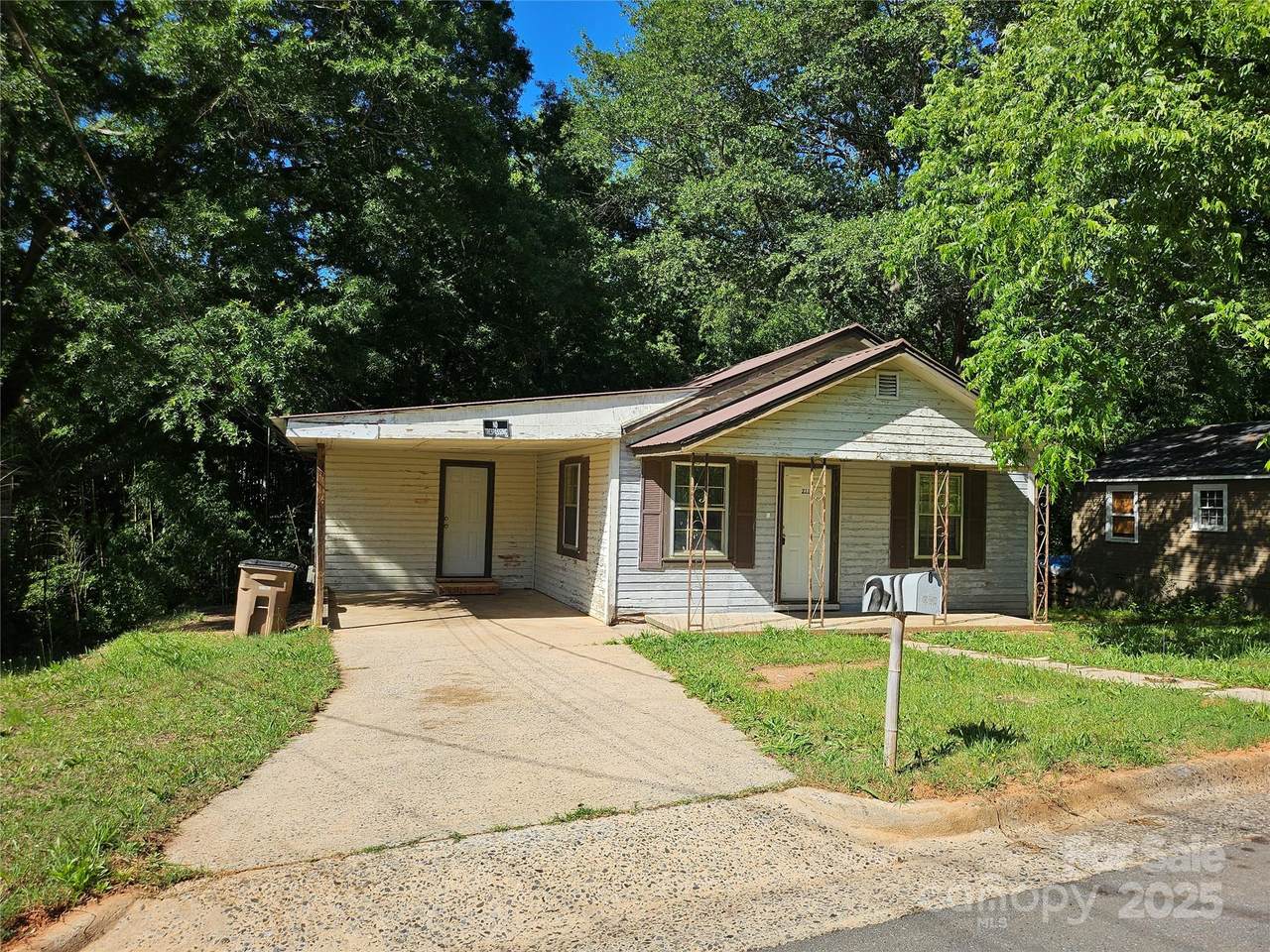 211 Putnam Street - Photo 1