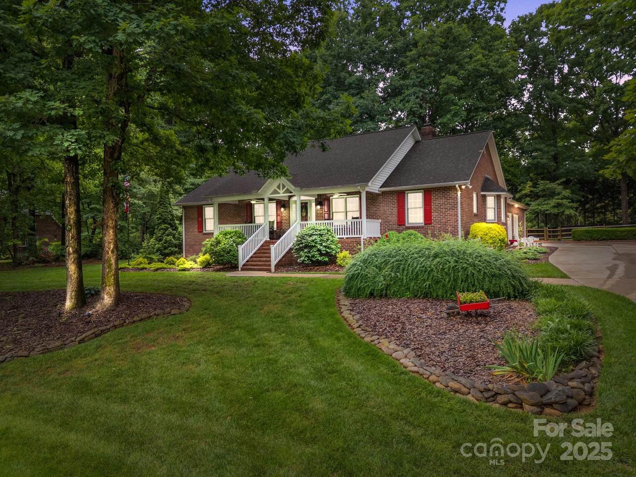 635 Timberlane Trail - Photo 1