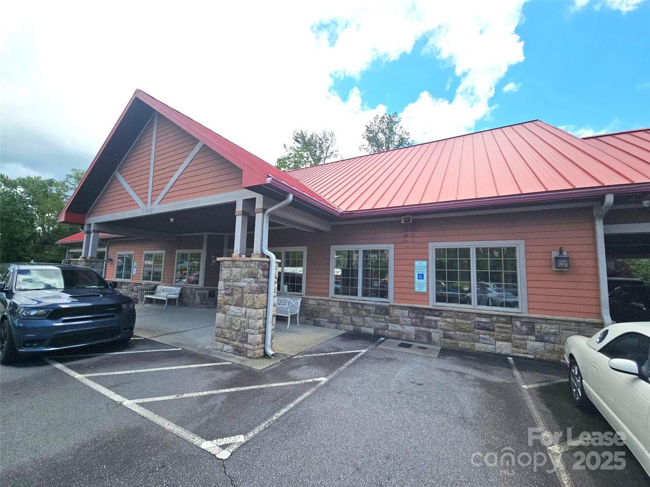 1216 Asheville Highway - Photo 1