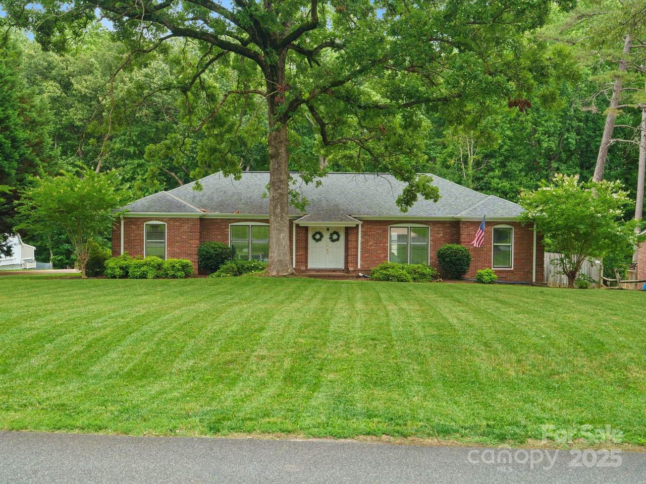 3367 Tanglewood Drive - Photo 1