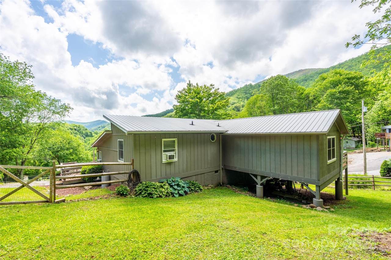 131 Apple Blossom Lane - Photo 1