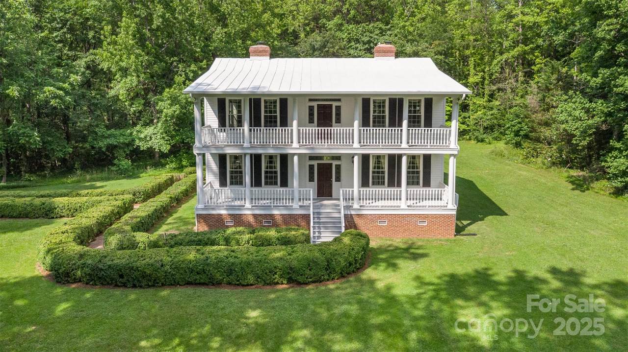 704 Little Creek Drive - Photo 1