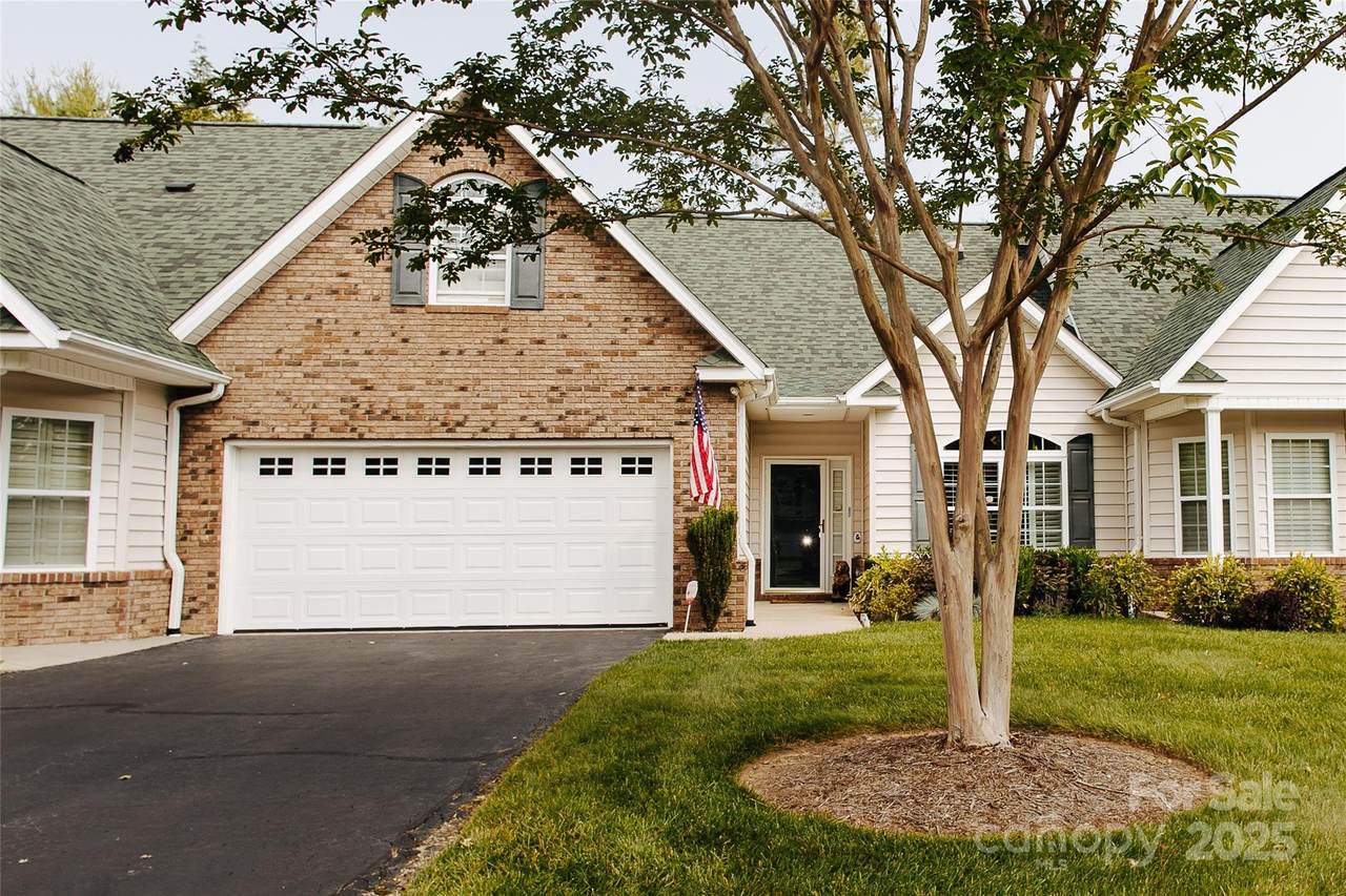 47 Victoria Park Drive - Photo 1