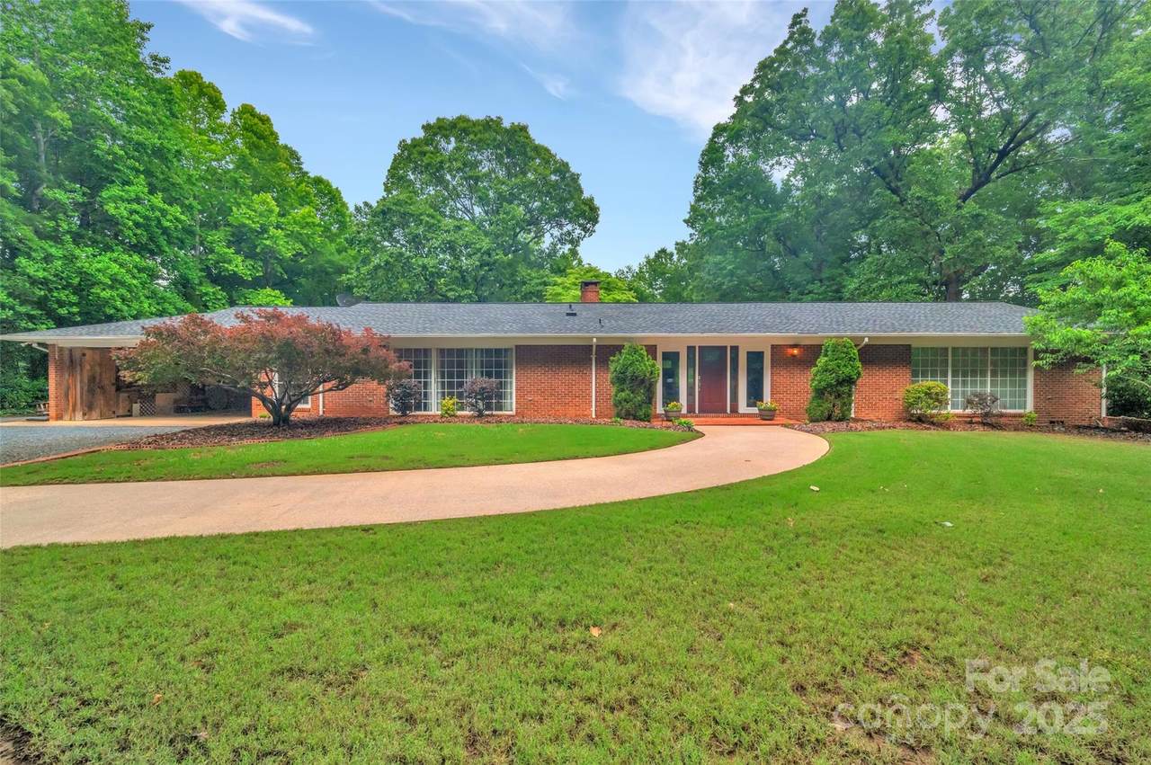 514 Wood Street - Photo 1