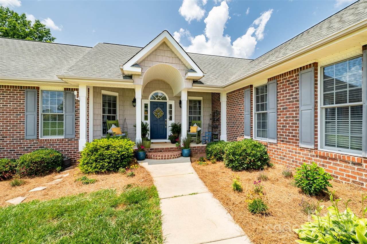 133 Upland Drive - Photo 1