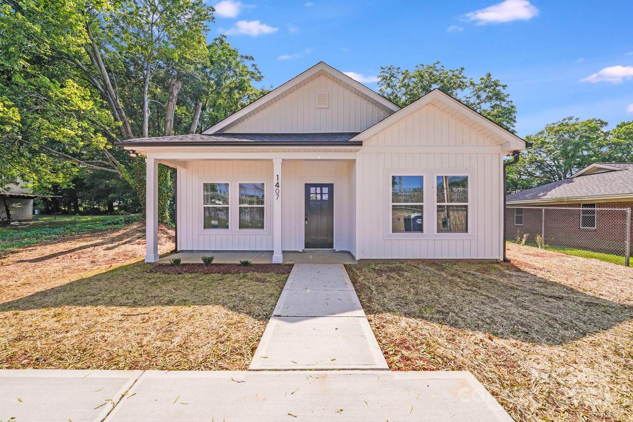 1407 7th Street - Photo 1