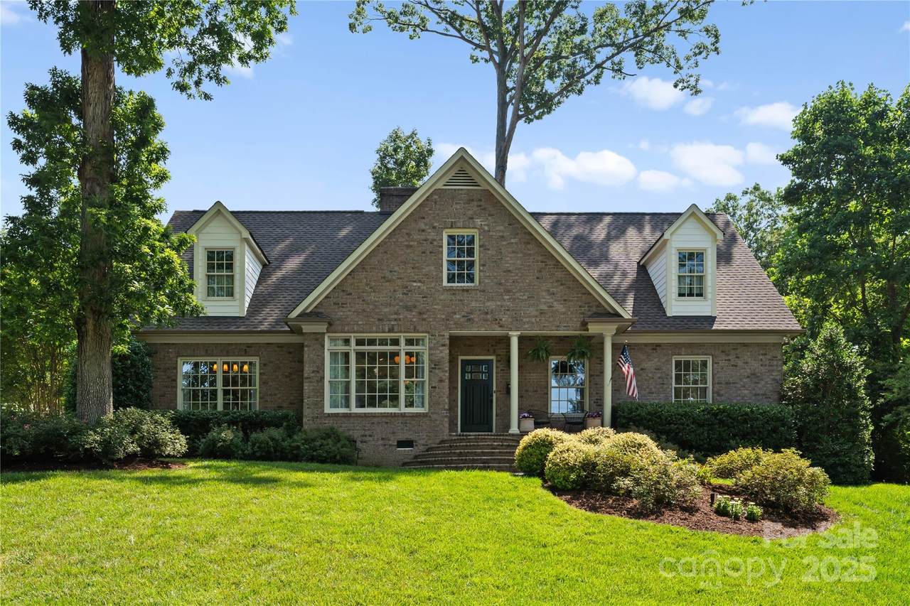 901 Hartford Avenue - Photo 1