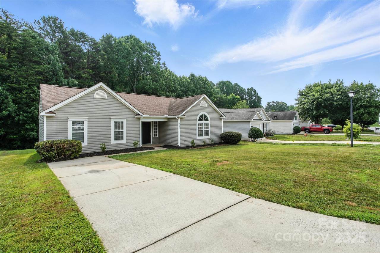 7922 Travers Run Drive - Photo 1