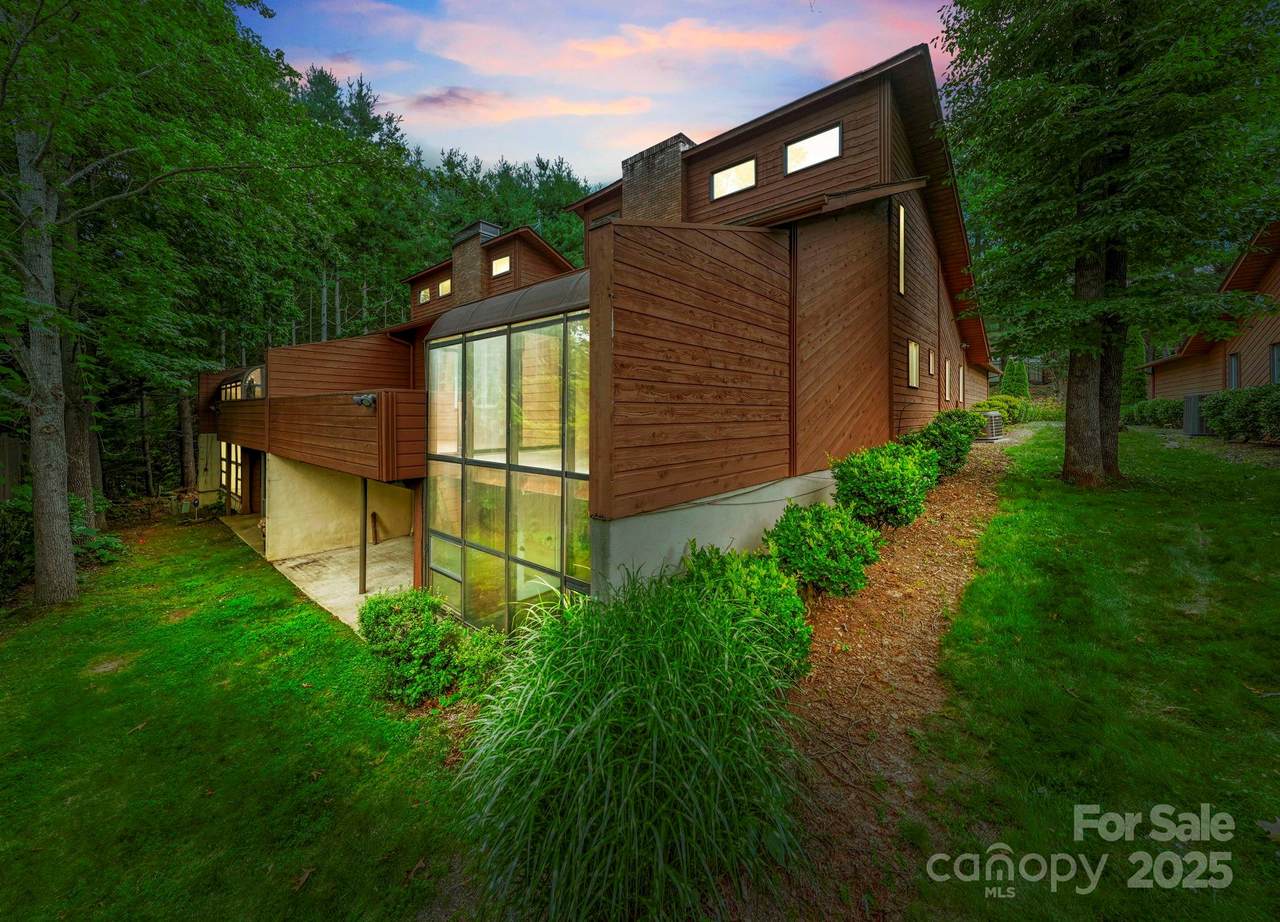 204 Woodfield Drive - Photo 1
