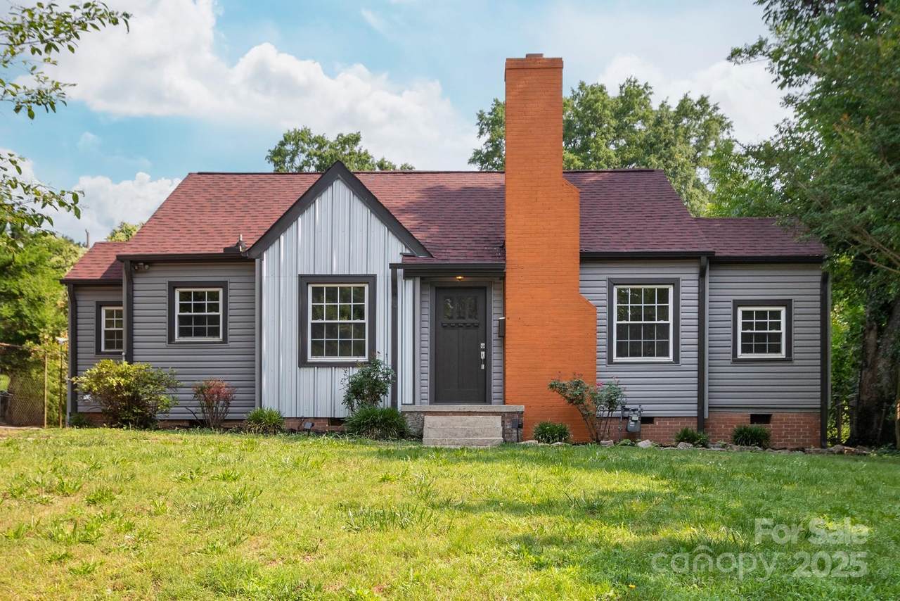 2628 Clydesdale Terrace - Photo 1