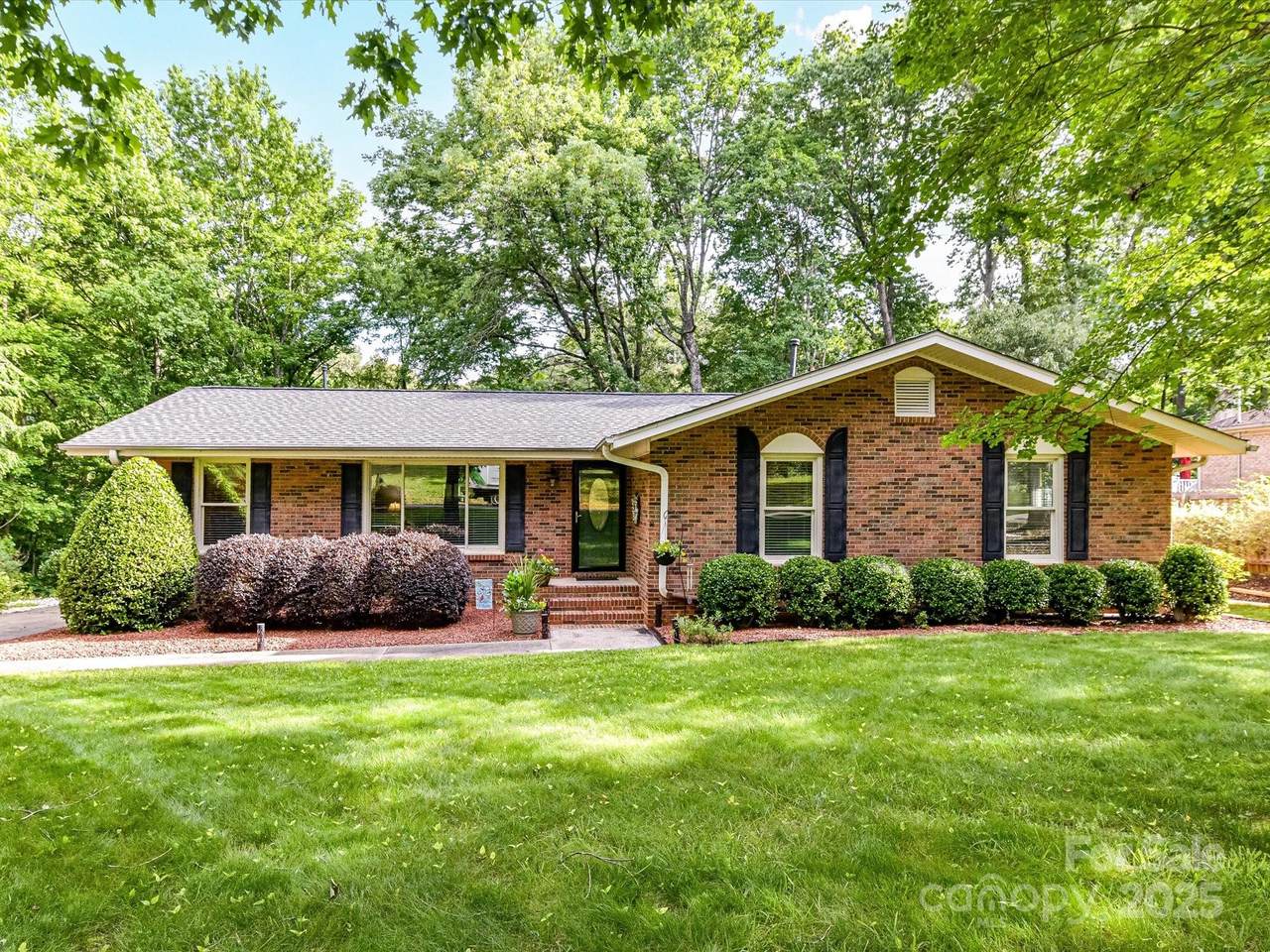 13617 Lake Bluff Drive - Photo 1