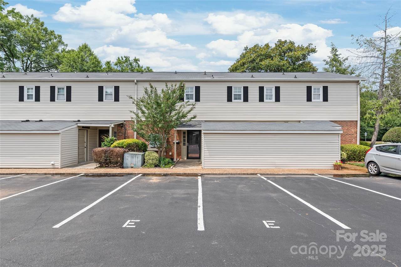5949 Quail Hollow Road - Photo 1