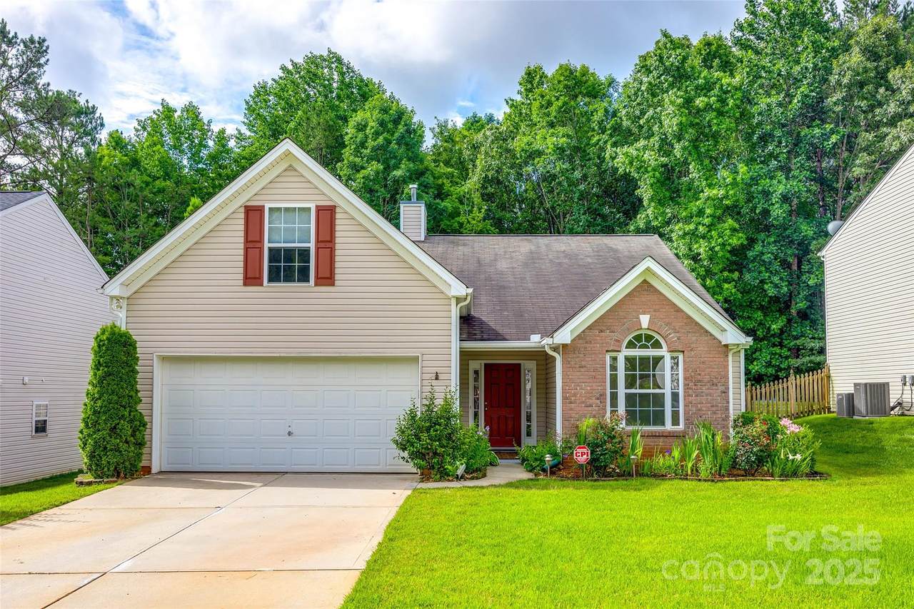 1520 Deer Forest Drive - Photo 1