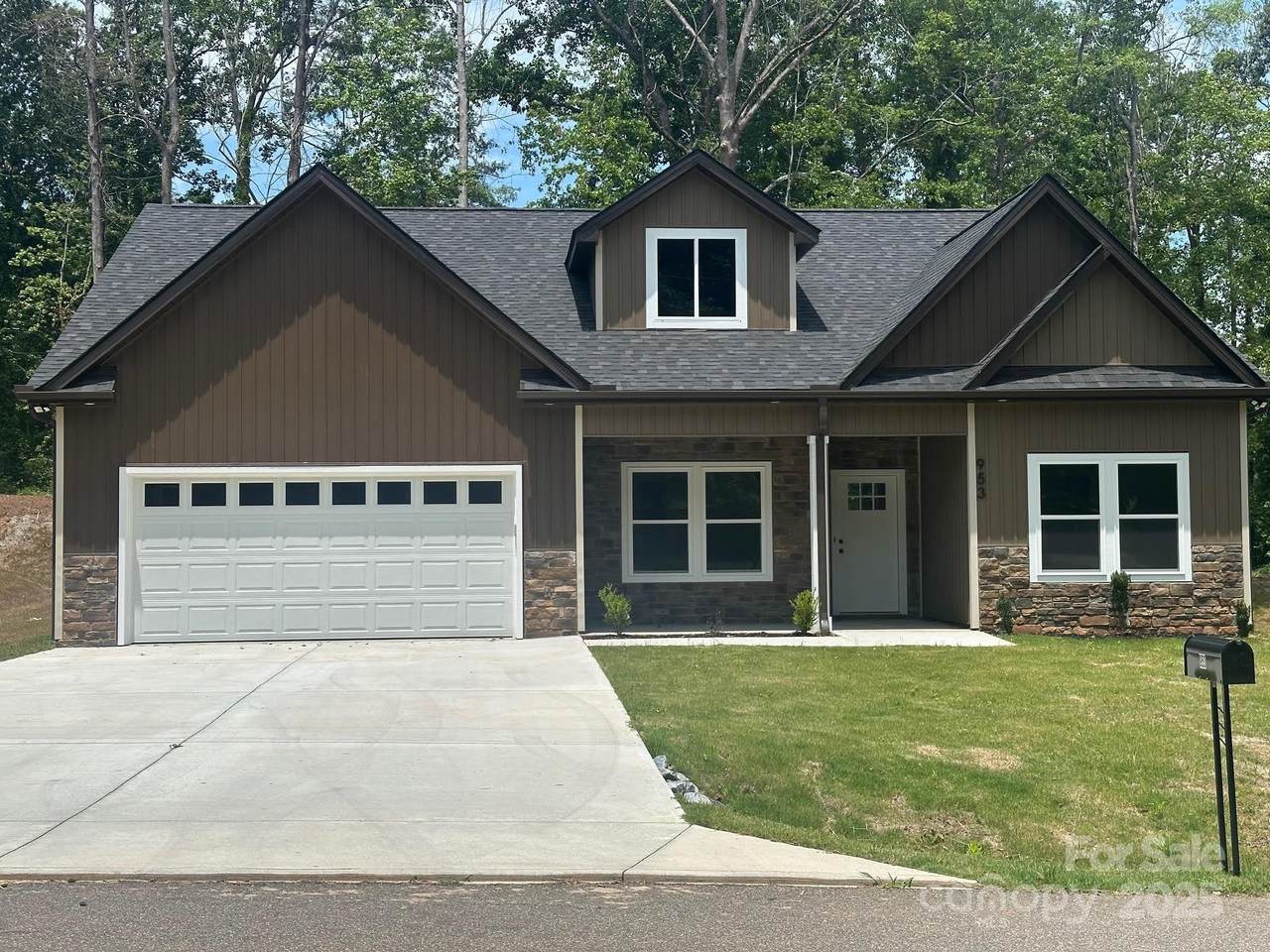 953 Mike Circle - Photo 1