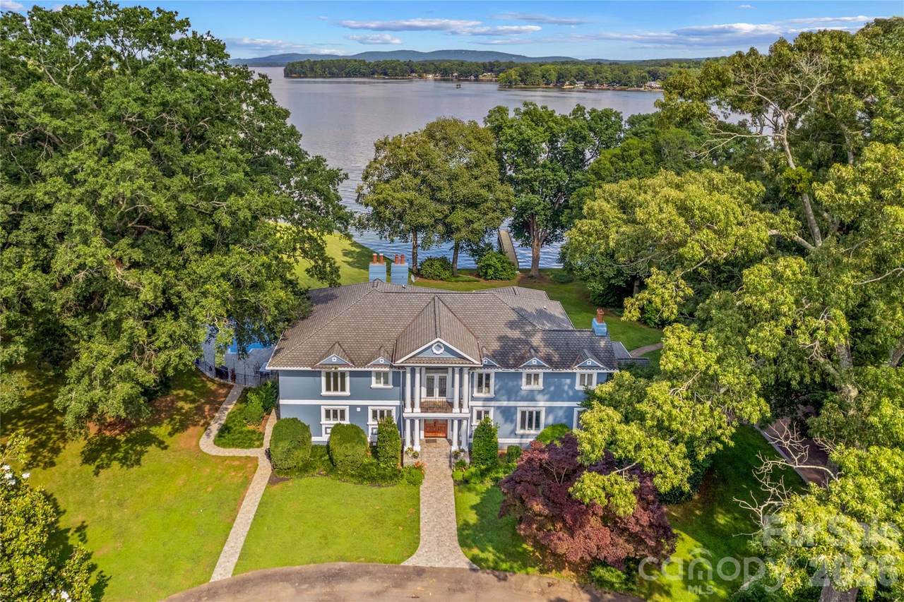 680 Fox Hollow Lane - Photo 1