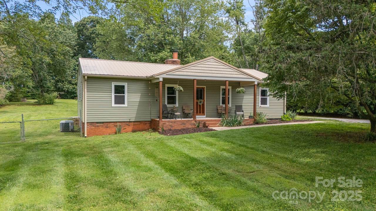 3980 English Oak Drive - Photo 1