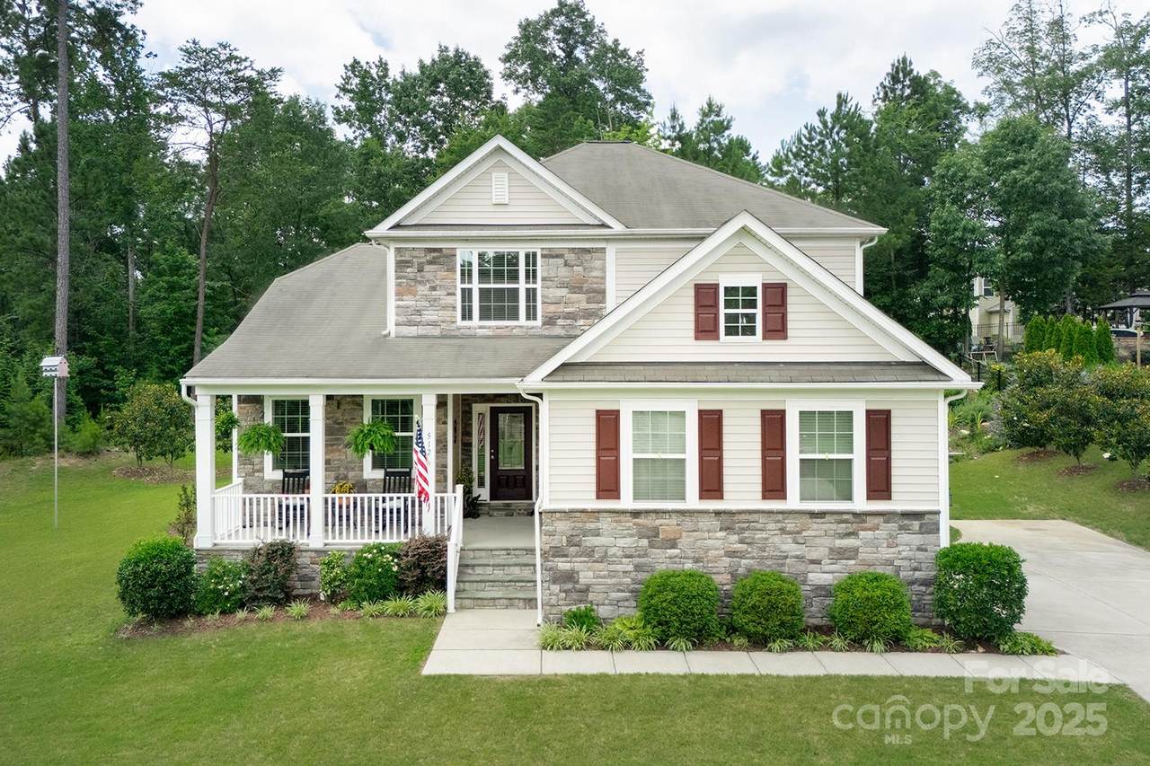 512 Rosebush Lane - Photo 1