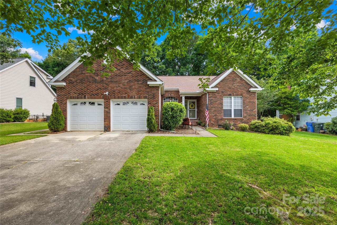 256 Rose Street - Photo 1