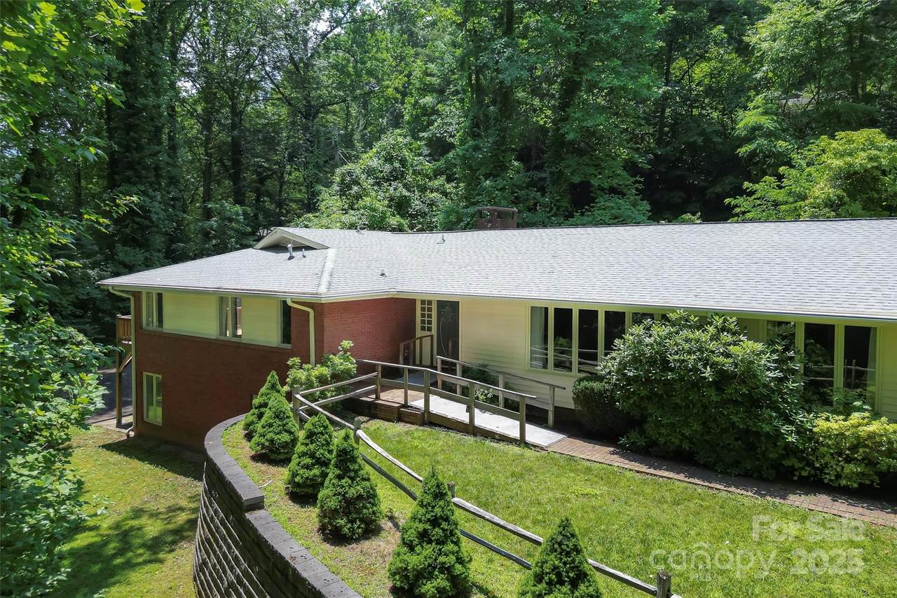 684 Woodfield Drive - Photo 1