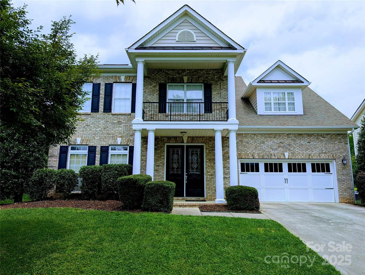 408 Presidio Drive - Photo 1