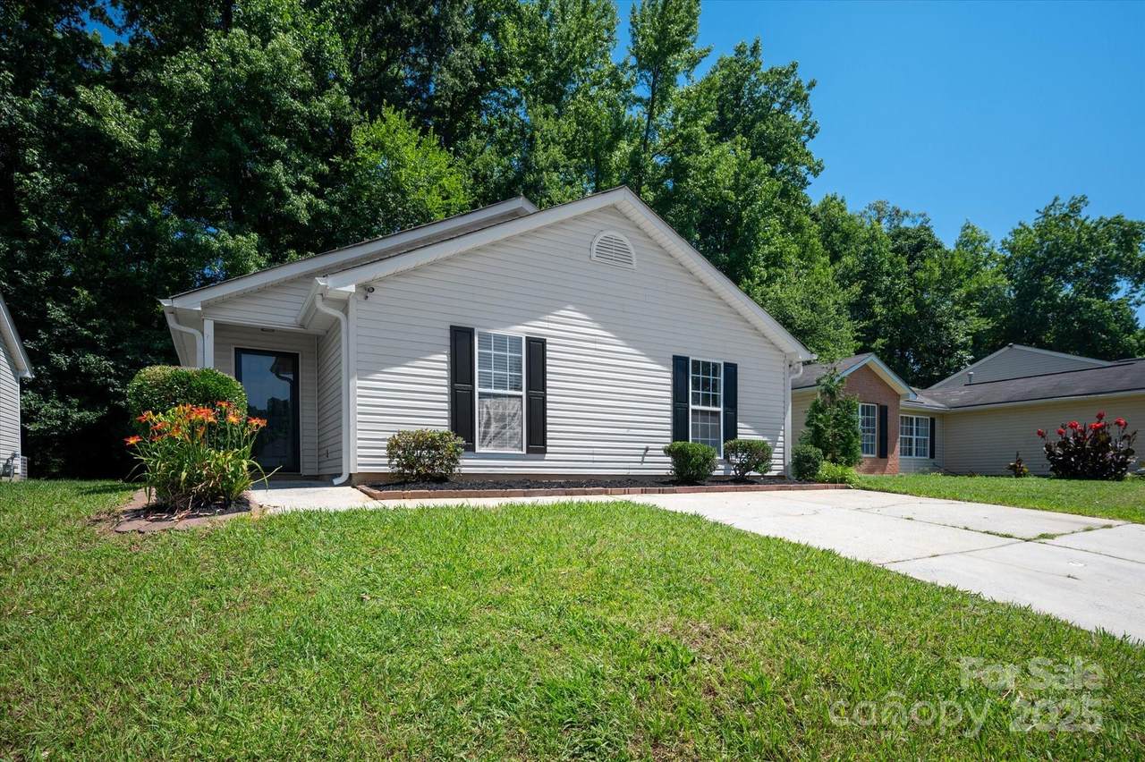 5717 Fairchase Avenue - Photo 1